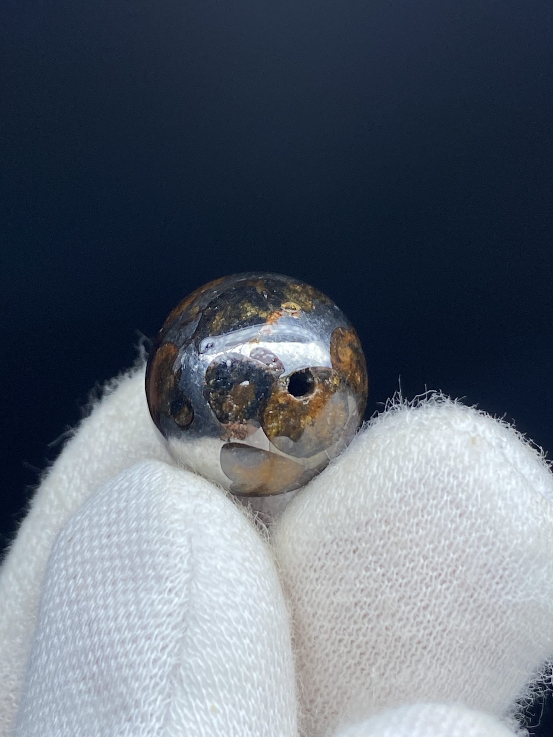 メテオライト　パラサイト隕石 リビアングラス　16㍉　御守り　最高品質　隕石ブレスレット・バングル